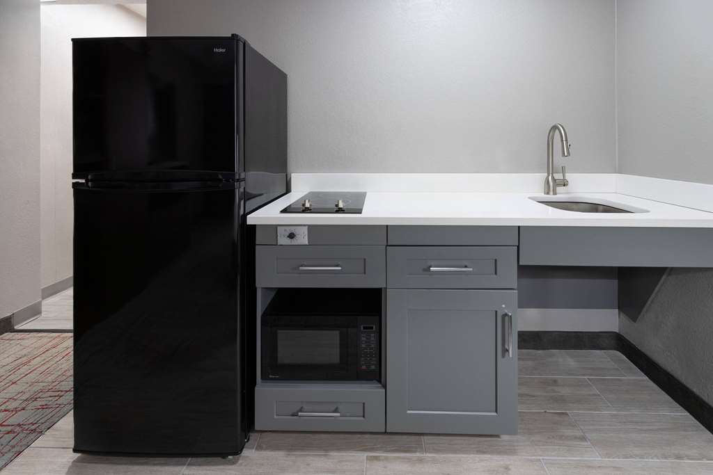 Hawthorn Extended Stay By Wyndham Columbia Ft. Jackson - photo 7