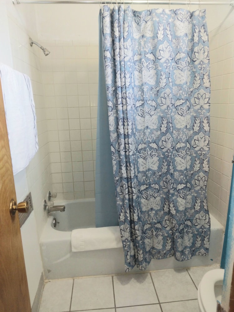 Capri Motel - photo 11