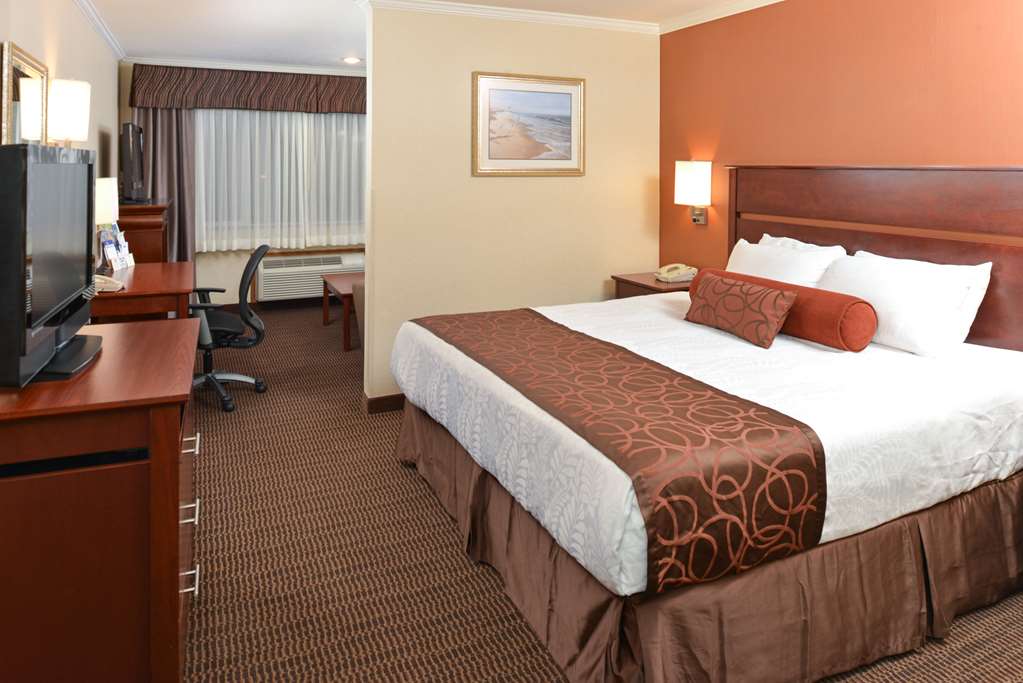 Best Western Plus Landmark Inn - photo 37