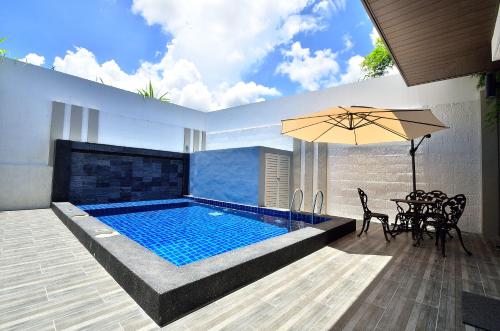 Violet Luxury Service Villa — 4-Star Luxury Hotel in George Town, Malaysia