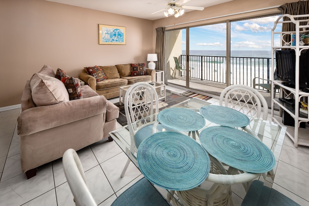 Emerald Towers West 3003 by RedAwning - photo 8