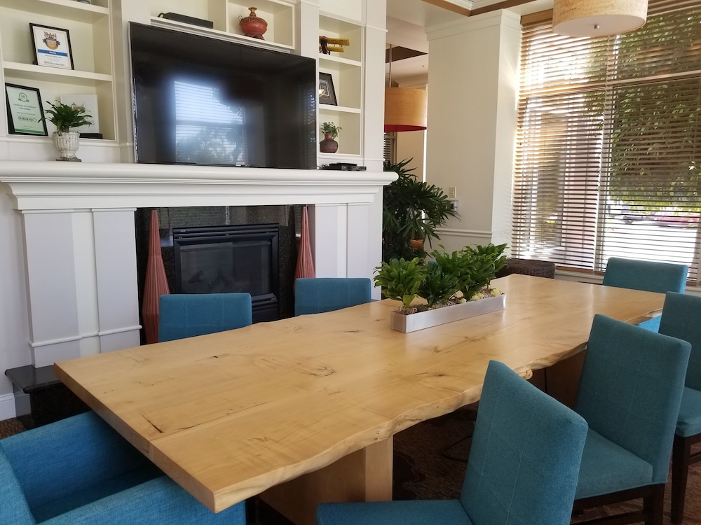 Hilton Garden Inn Oxnard Camarillo - photo 14