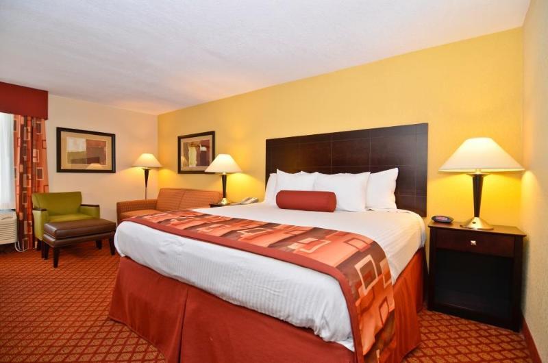 Best Western Plus Parkway Hotel - photo 61