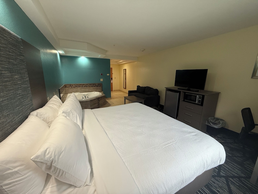 Plymouth Bay Inn and Suites - photo 8
