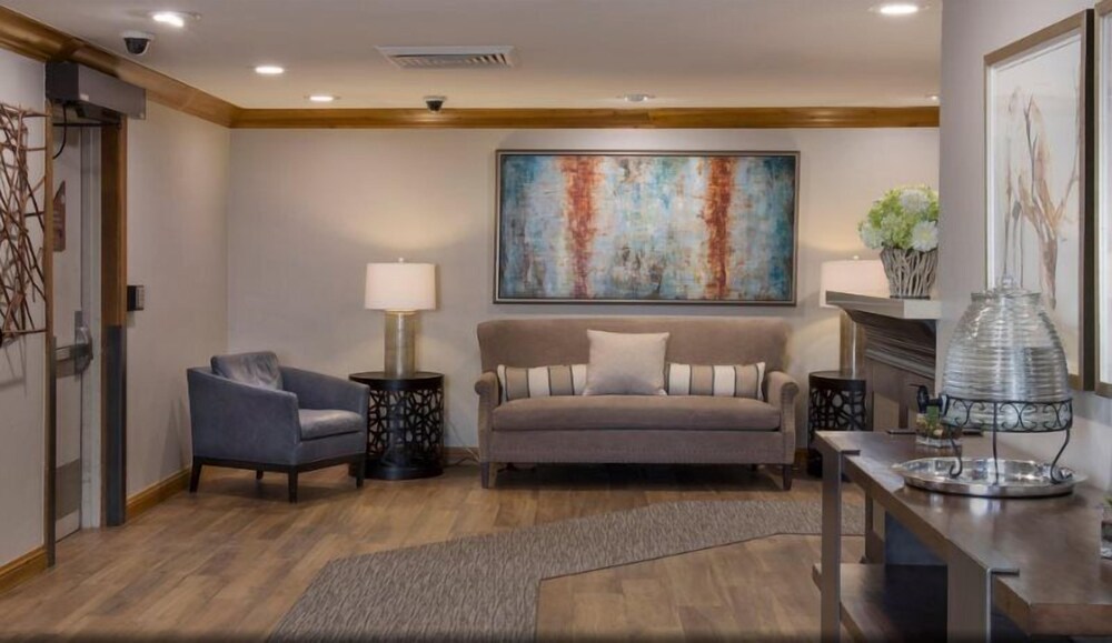 2 Bedroom Boutique Resort Condo With Hot Tub Access and Within Walking Distance to the Eagle Bahn Gondola - photo 15