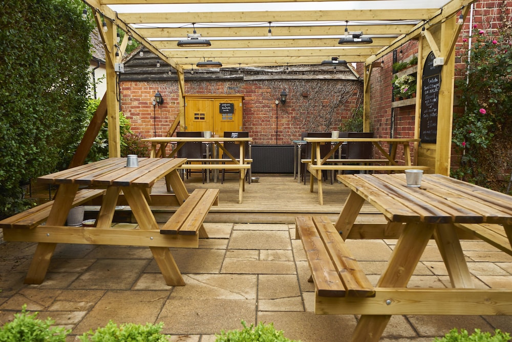 The Coachmakers Arms - carbon neutral hotel in Wallingford