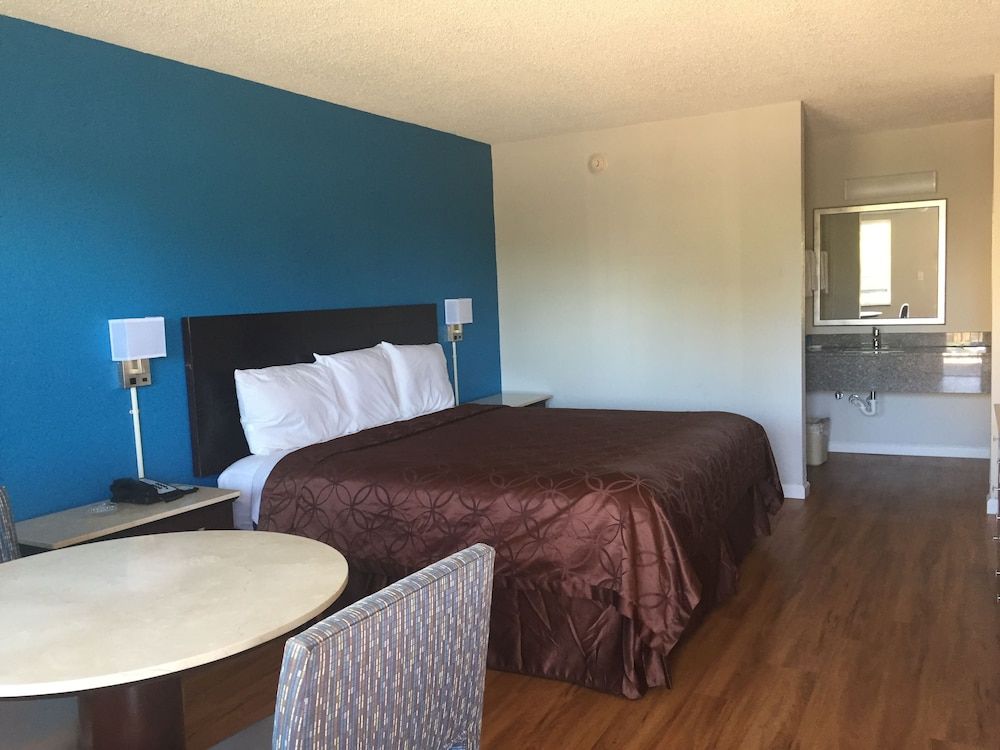 Super Stay Inn - photo 3