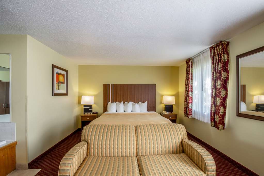 Quality Inn Mineral Point - photo 22