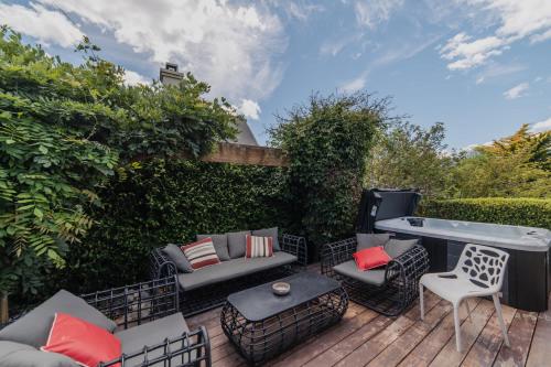 2BR Stay with Fireplace Hot Tub BBQ Tasman in Lake Tekapo, New Zealand