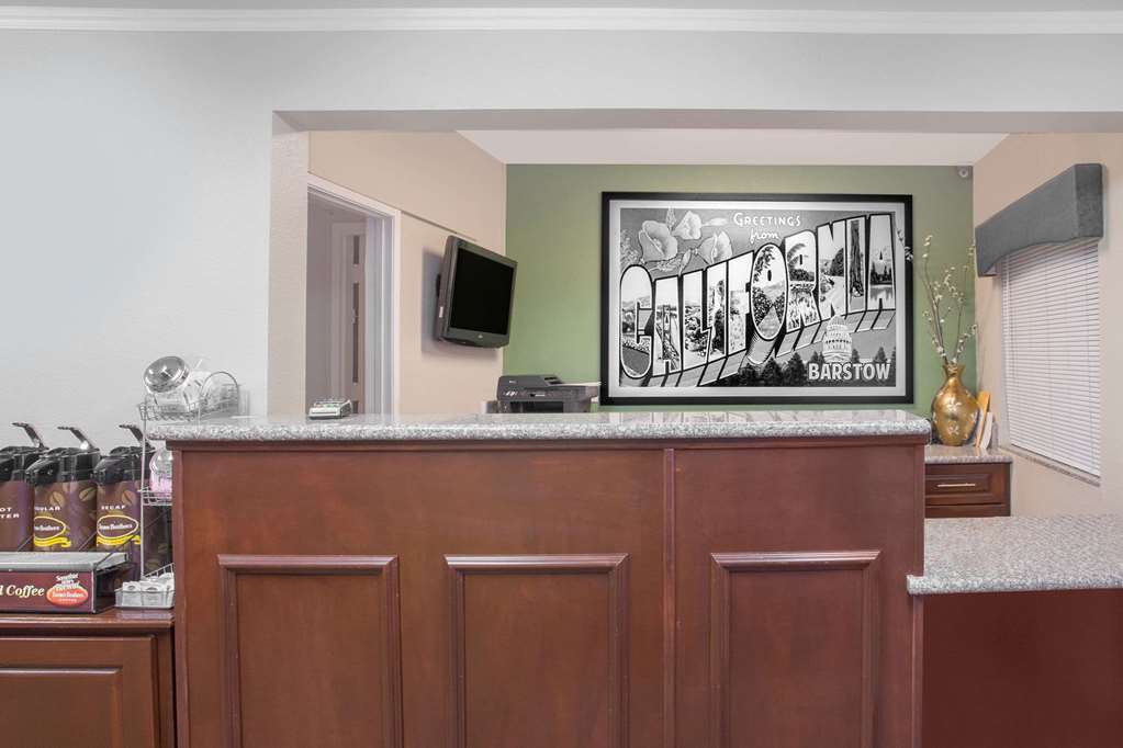 Super 8 by Wyndham Barstow - photo 4