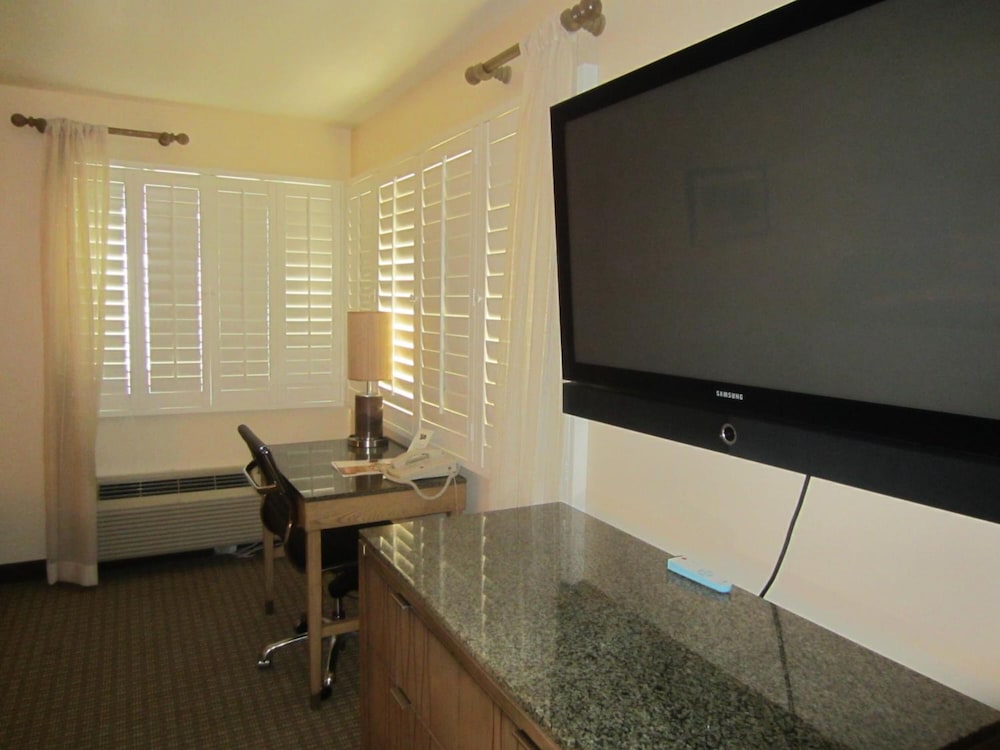 PB Surf Beachside Inn - photo 17