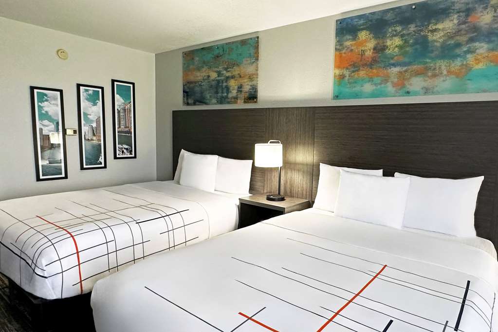 La Quinta Inn & Suites by Wyndham South Holland - photo 14