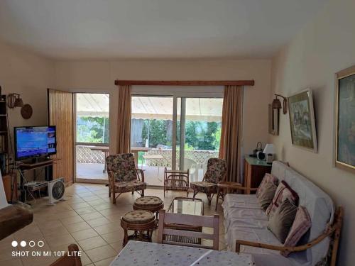 Seaside Villa in Eretria — 4-Star Luxury Hotel in Eretria, Greece