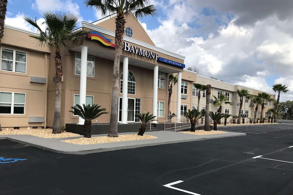 Baymont by Wyndham Lake Park Valdosta I 75 — hotel in Lake Park