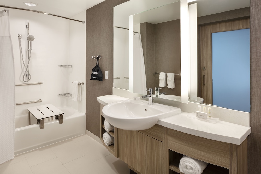 SpringHill Suites by Marriott Hampton Portsmouth - photo 12