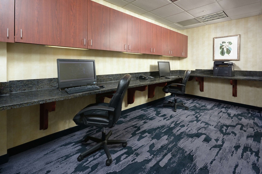 Hampton Inn & Suites Clinton I 26 - photo 42