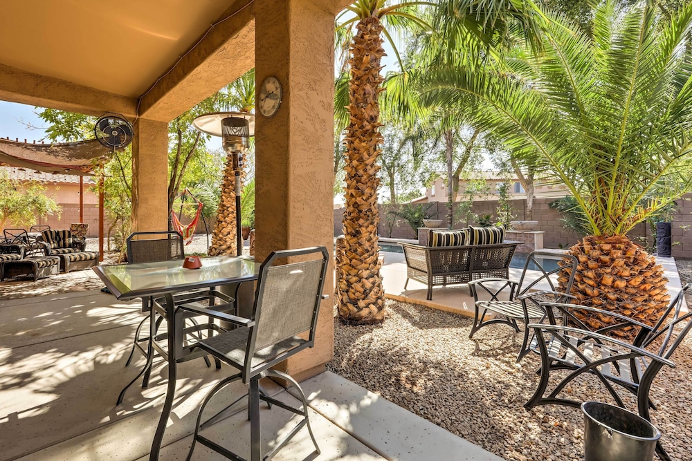 Stunning Pool and Patio Spacious Chandler Oasis — 4-Star Luxury Hotel in Chandler, United States