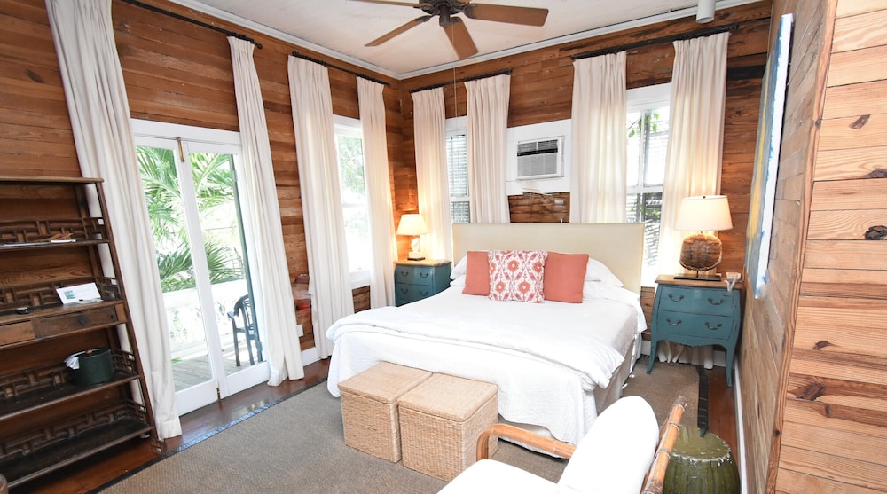 Simonton Court Historic Inn & Cottages - photo 102