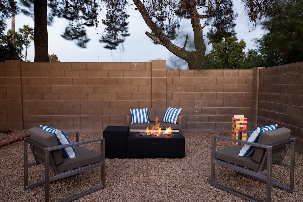 West Ridge by Avantstay Pool Fire Pit Al Fresco Dining 7 Mins to Downtown - photo 23
