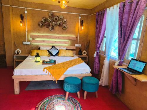 Mud Stays - carbon neutral hotel in Unknown City