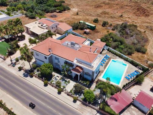 Nissi Diamond Mansion