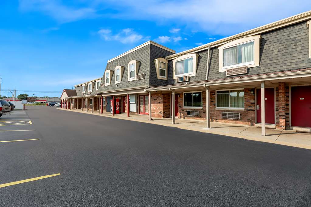 Americas Best Value Inn Marion OH - photo 4