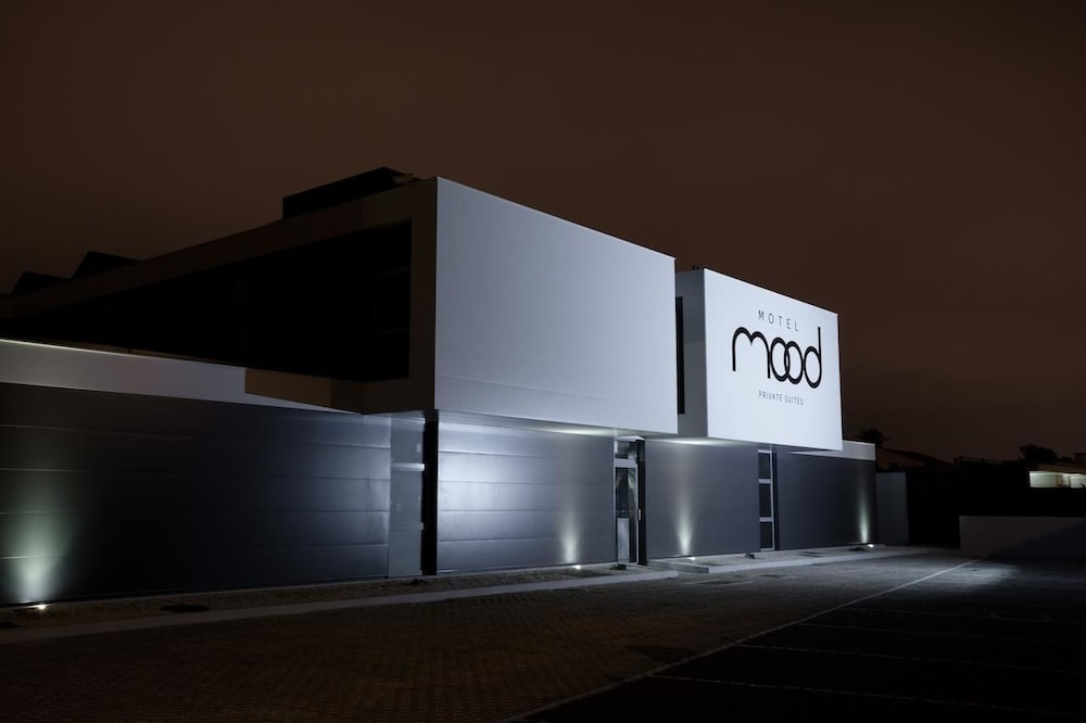 Mood Private Suites — hotel in Montijo