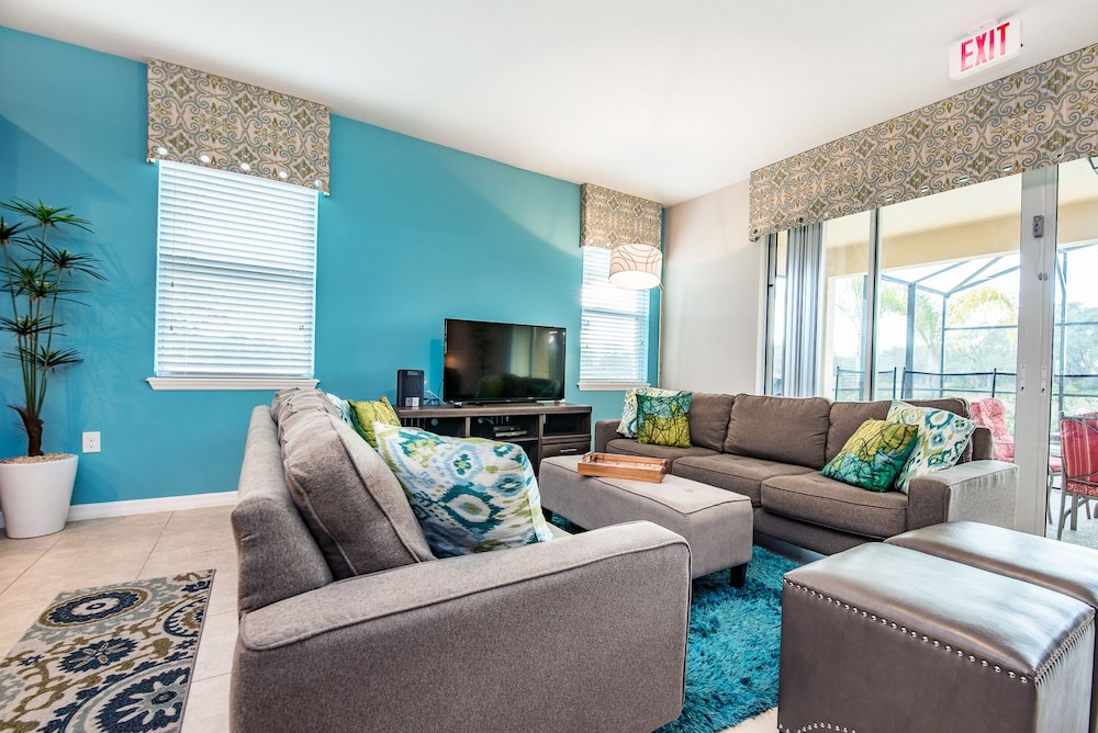 Solterra Sunshine Villa townhome with private pool in a resort setting - photo 16