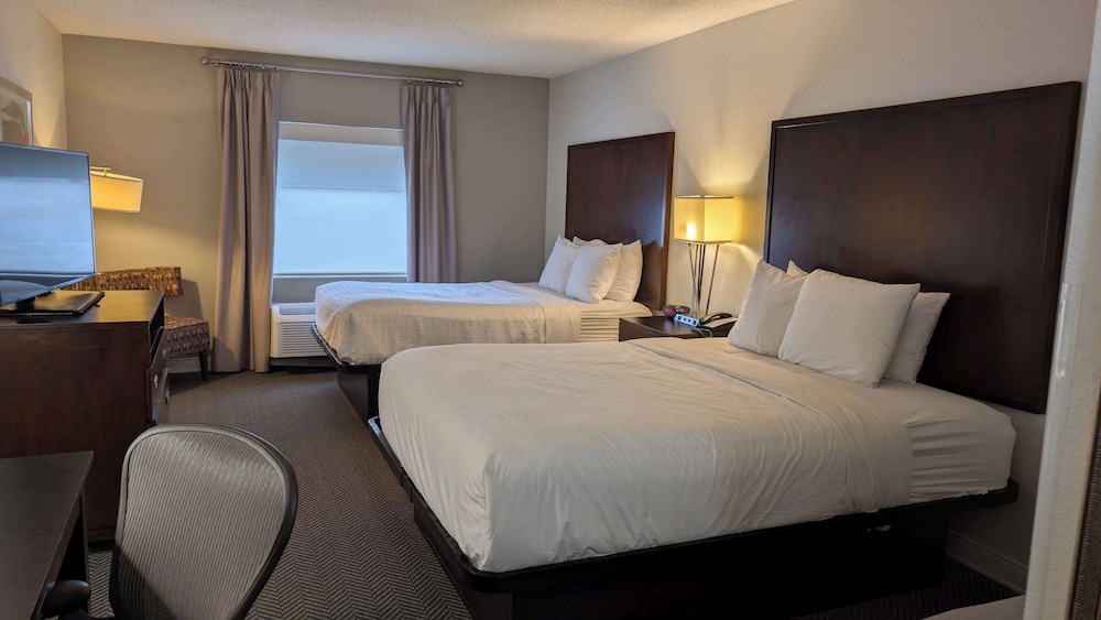 Best Western Plus Columbus North Ft. Moor - photo 14