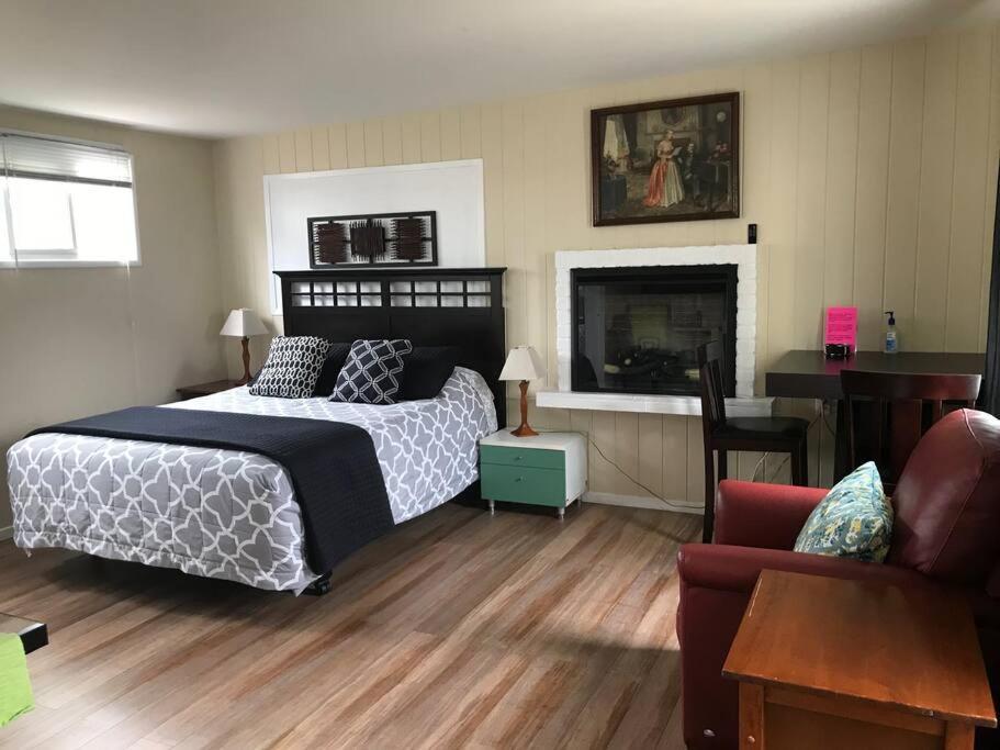 2 Bedroom House OR Private Studio near SF SFSU and SFO — 4-Star Luxury Hotel in Daly City, United States
