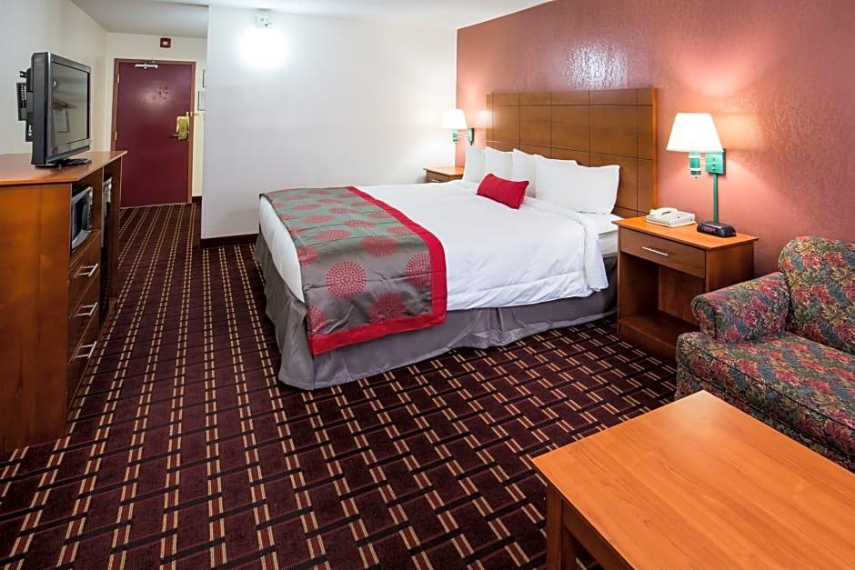Ramada by Wyndham Medford Hotel and Conference Center - photo 10