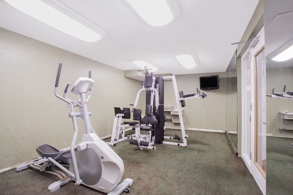 Ramada Hotel & Conference Center by Wyndham Edgewood - photo 10