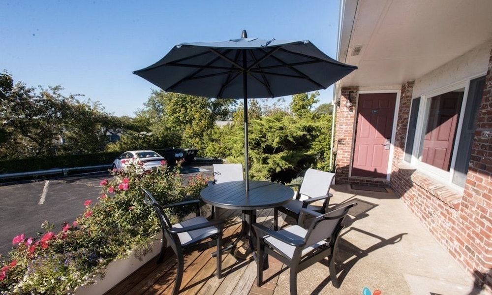 Seaglass Inn & Spa - photo 15