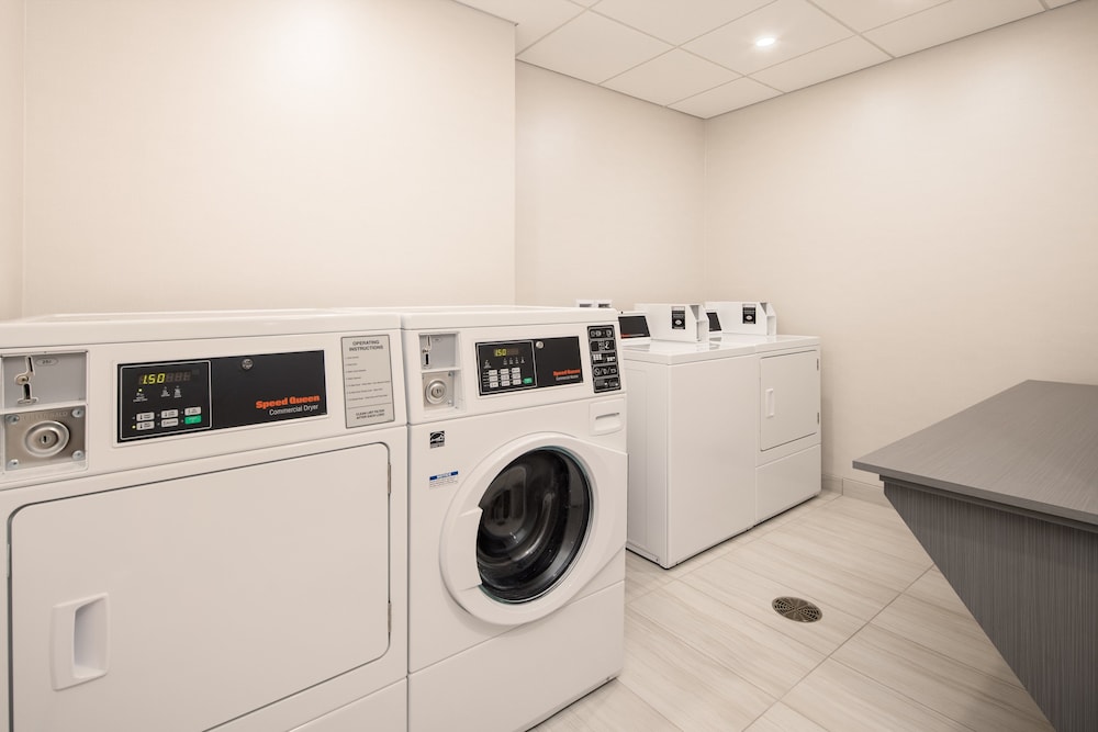 Holiday Inn Express & Suites Ft Myers Beach Sanibel Gateway by IHG - photo 28