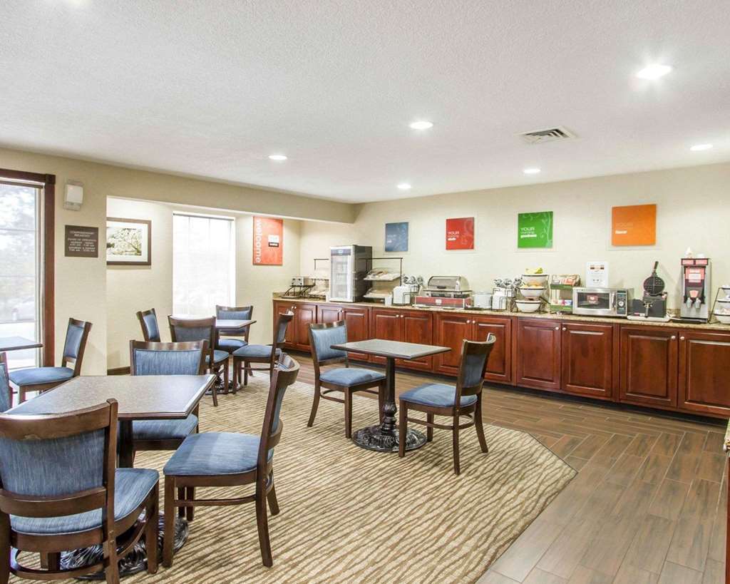 Comfort Inn Poplar Bluff North - photo 32