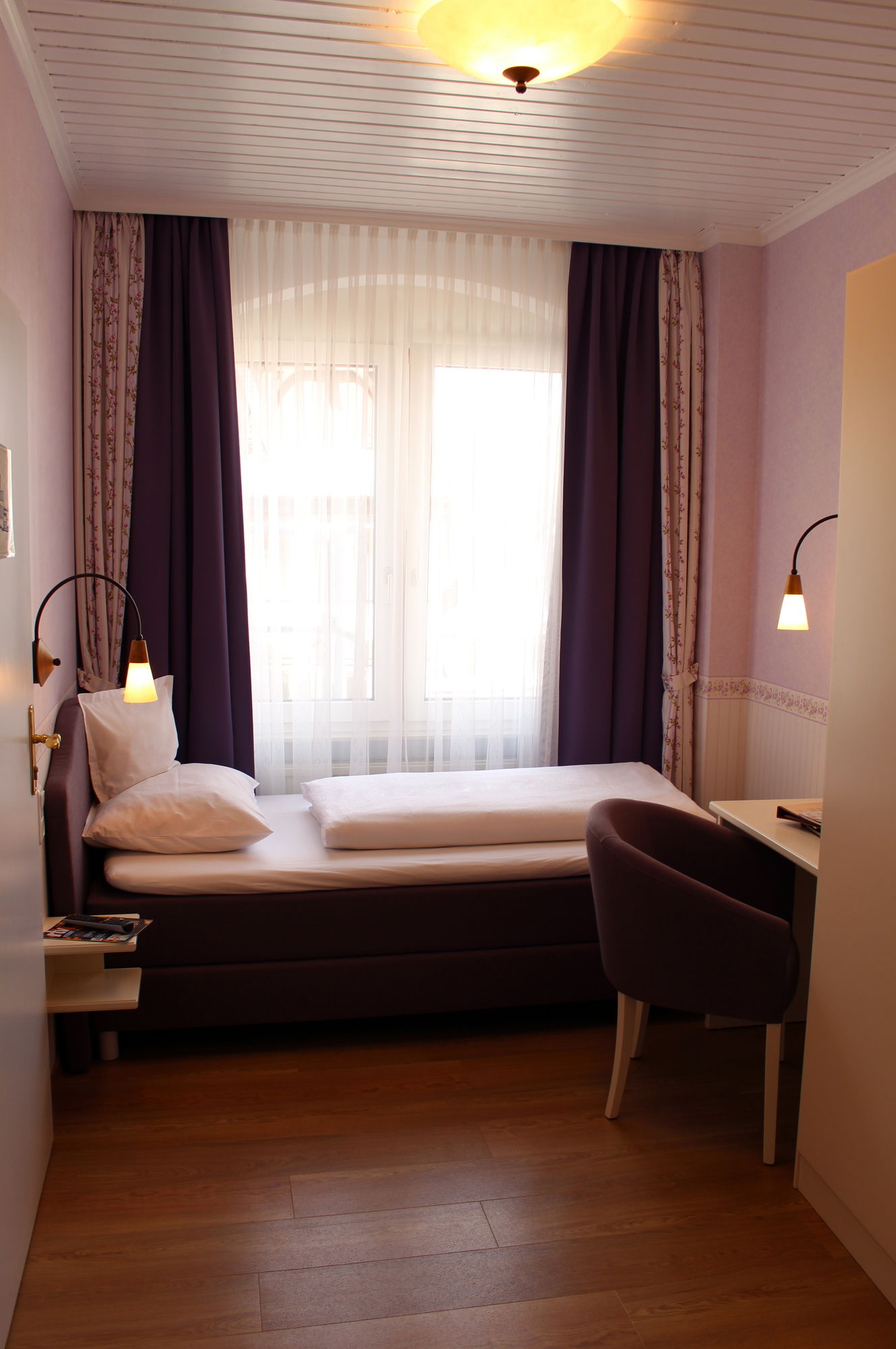 Hotel am Josephsplatz — Nuernberg — photo 2