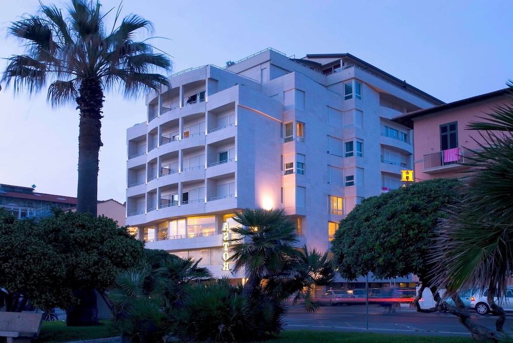 Sina Astor — 4-Star Luxury Hotel in Viareggio, Italy