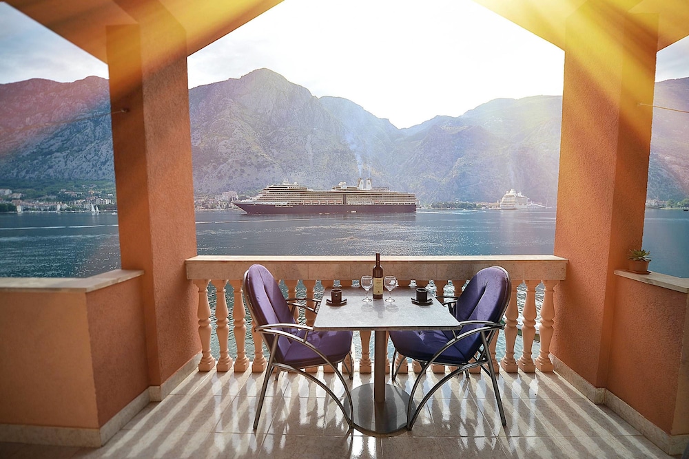Apartments M&T — 4-Star Luxury Hotel in Kotor, Montenegro