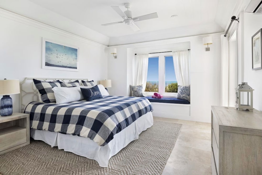 Coastal Retreat: Newly Remodeled Beach House With Pool — 4-Star Luxury Hotel in Governor's Harbour, Bahamas