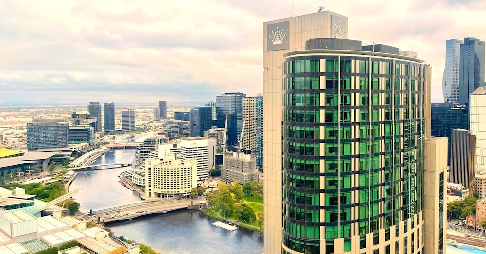 Crown Front — 4-Star Luxury Hotel in Southbank, Australia