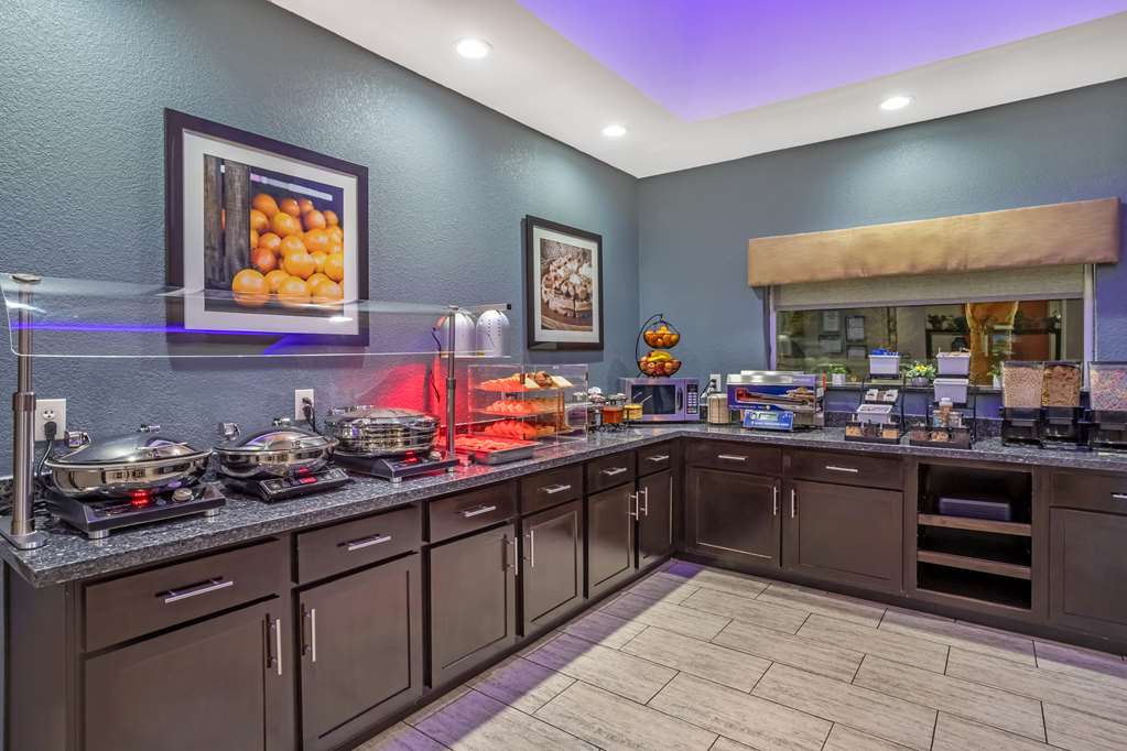 Best Western Plus Lake Jackson Inn & Suites - photo 39
