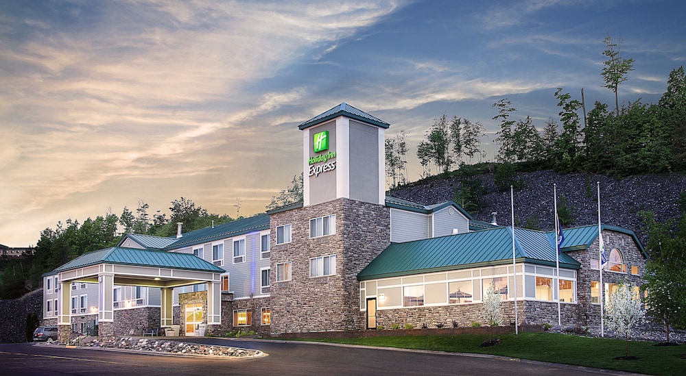 Holiday Inn Express Houghton Keweenaw by IHG - photo 2