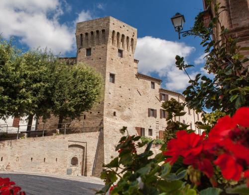 Marcheamore Torre Da Bora Luxury Medieval Tower — 4-Star Luxury Hotel in Magliano Di Tenna, Italy