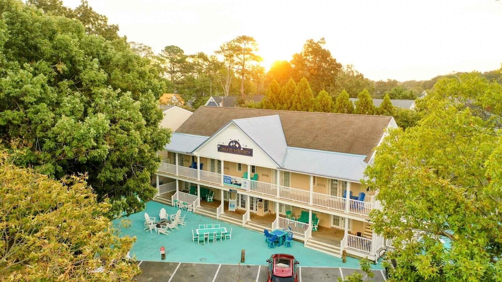 Canalside Inn - carbon neutral hotel in Rehoboth Beach