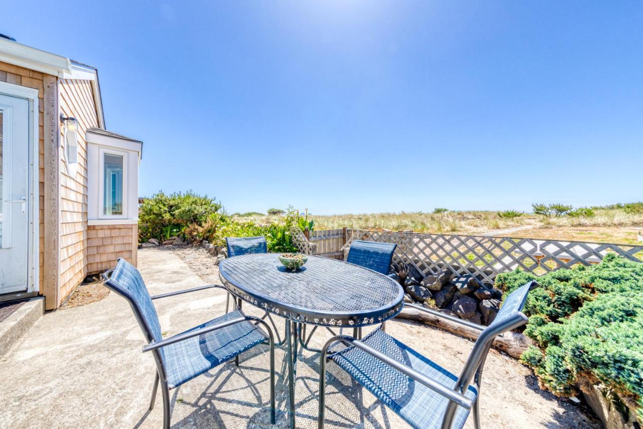 Cheri’s Oceanfront Getaway in Rockaway Beach, United States