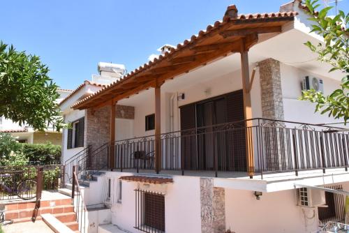 Aegean Escape — 4-Star Luxury Hotel in Nea Makri, Greece