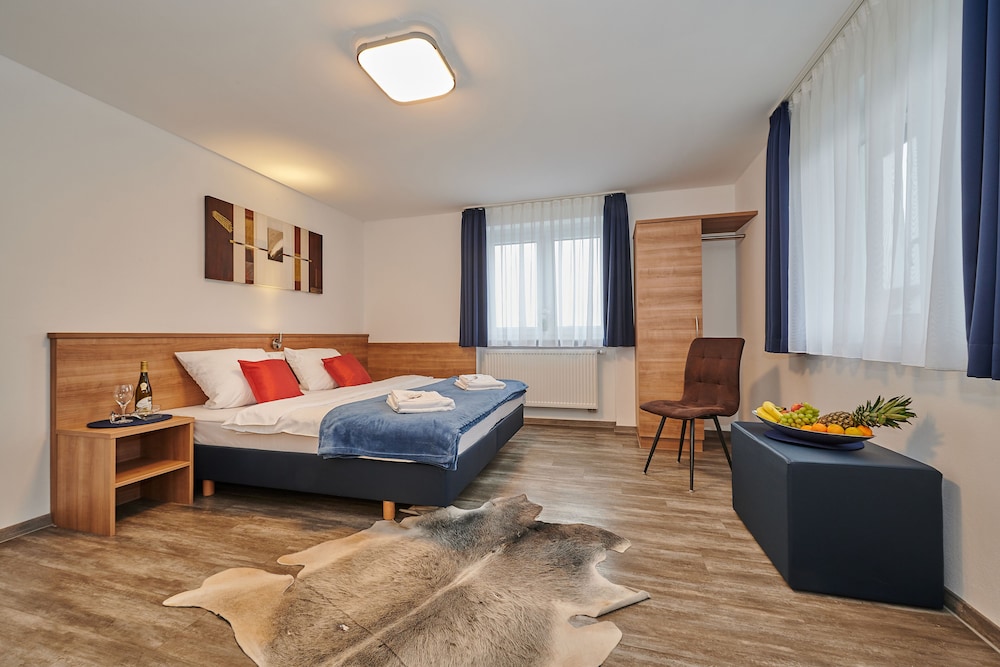 Sunny Hotel - last minute hotel in Alterhofen