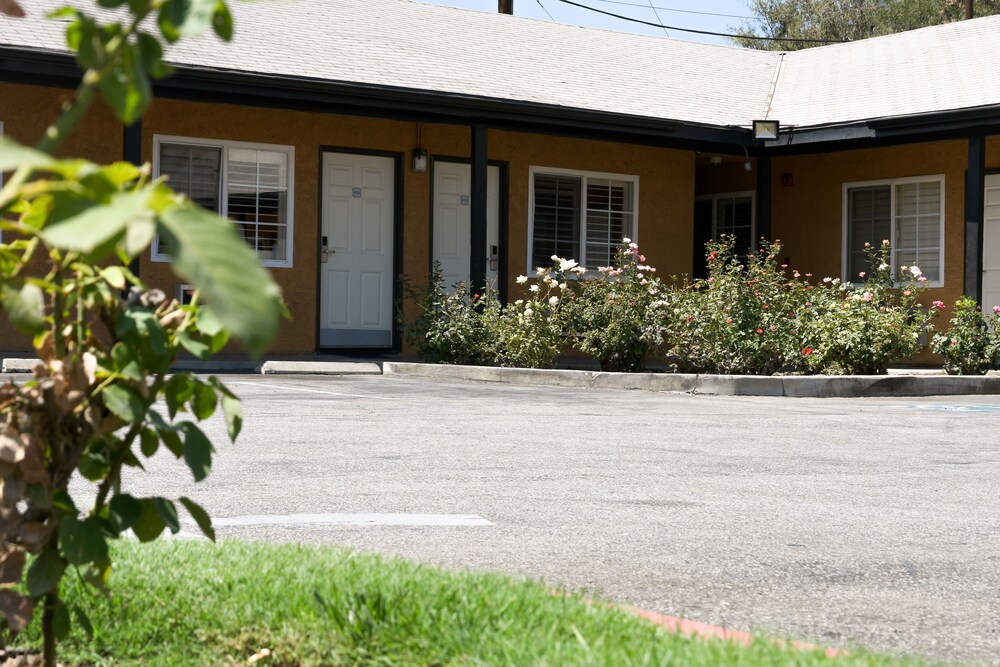 Covina Motel - photo 26