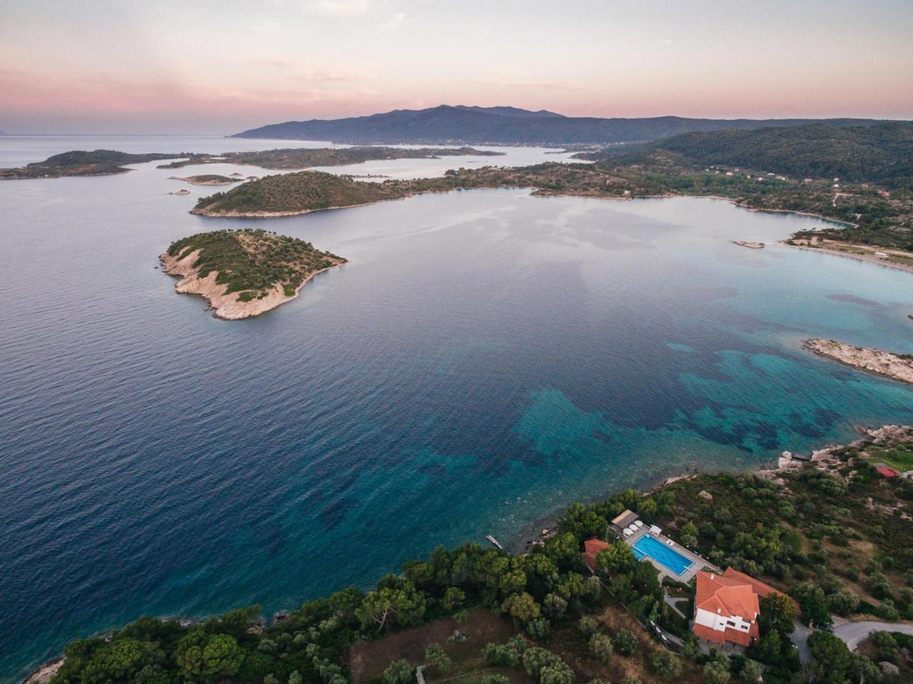 Theoxenia Apartments — 4-Star Luxury Hotel in Nikiti, Greece