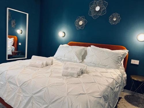 Dulcamara Boutique Apartments BLUE VELVET — 4-Star Luxury Hotel in Bari, Italy